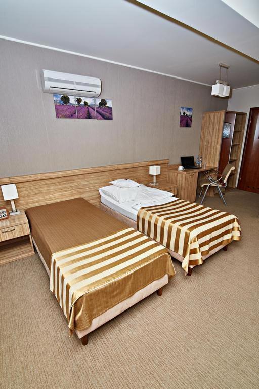 Hotel Soccer Sport Radomsko Exterior foto